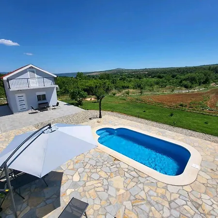 Villa Ana